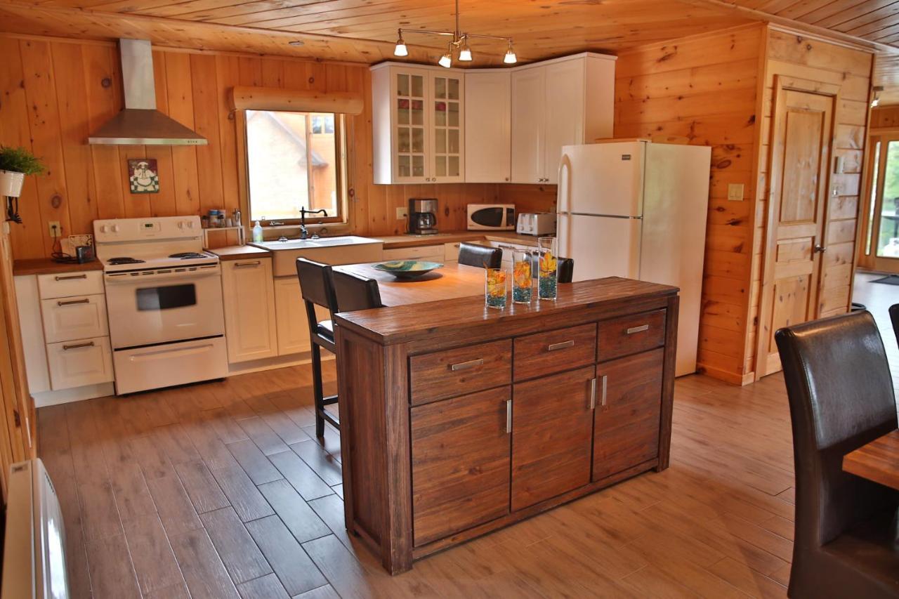 Les Chalets Du Lac Serein Saint Ludger de Milot 外观 照片