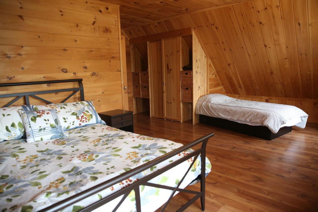 Les Chalets Du Lac Serein Saint Ludger de Milot 外观 照片