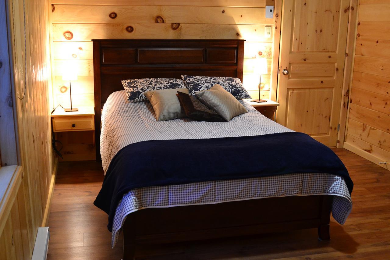 Les Chalets Du Lac Serein Saint Ludger de Milot 外观 照片